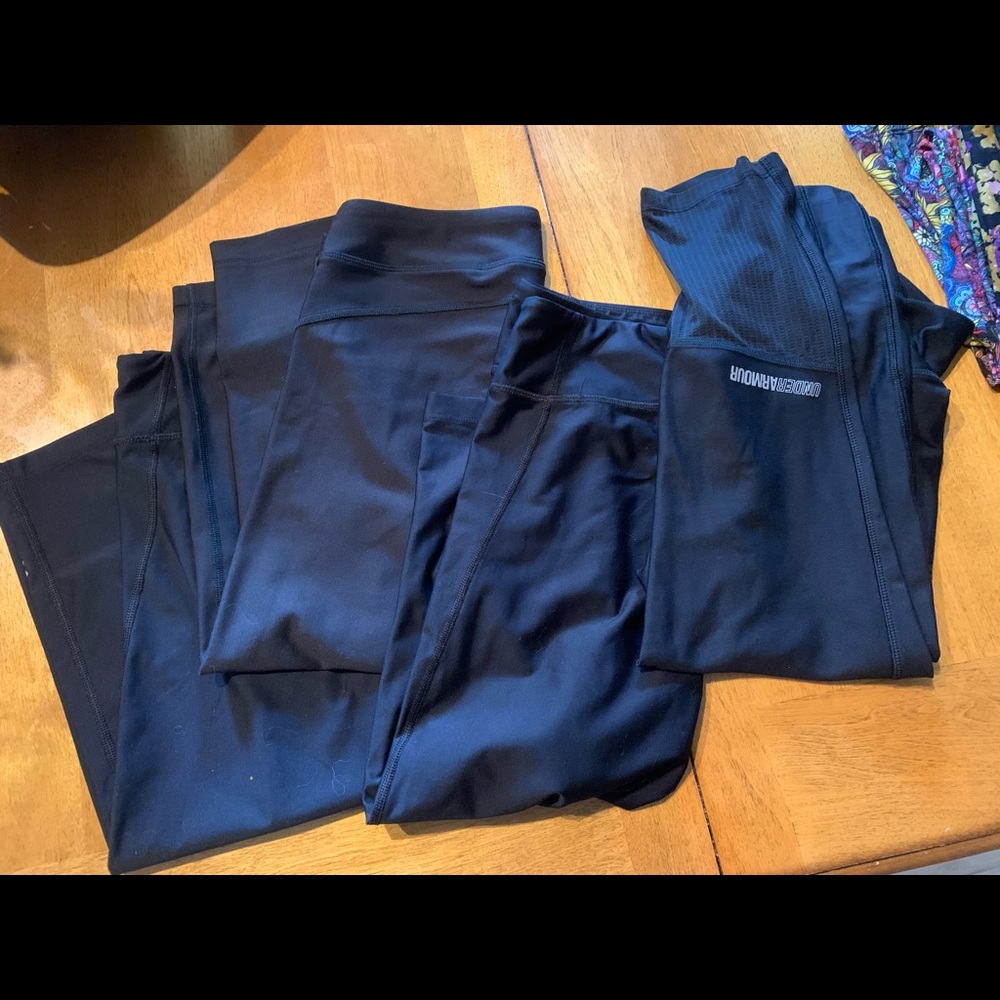 Lot of Under Armour Heat Gear leggings.